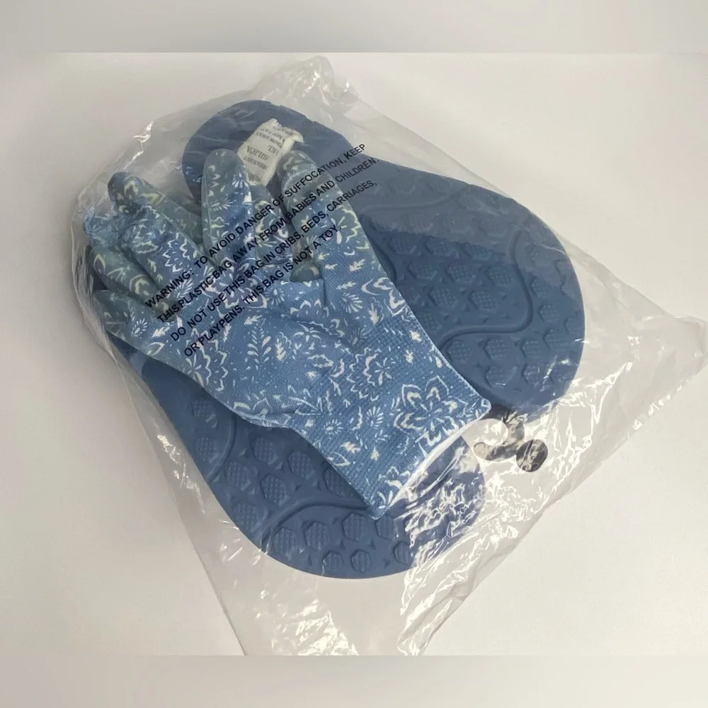 Muk Luks Slide-On Clogs, Slip-On Clogs & Glove Set,  Size: M (7-8) - Picture 8 of 13